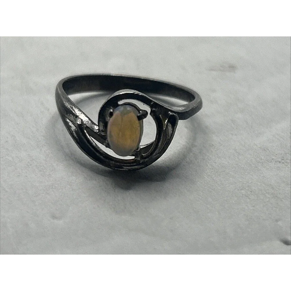 Vintage Sterling Silver Opal Ladies Ring size 5.5, 925
